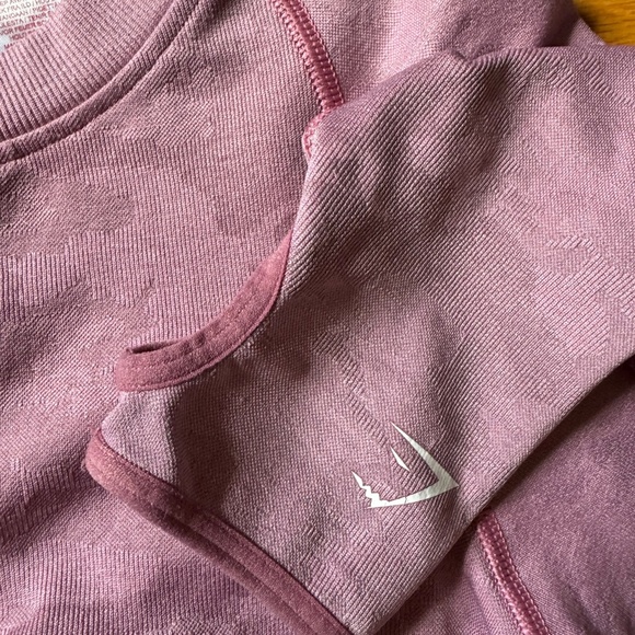 Pink Gymnshark fitted crop top with a boob pump and back design size medium - Picture 3 of 8